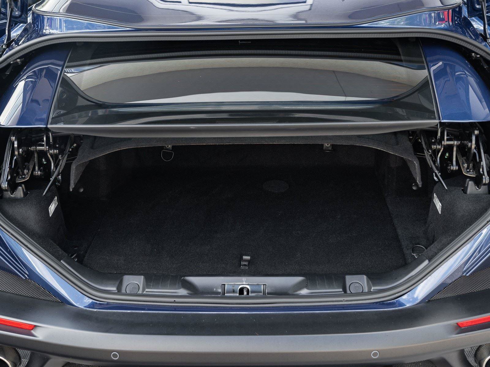 Used 2019 Ferrari Portofino RWD image 47