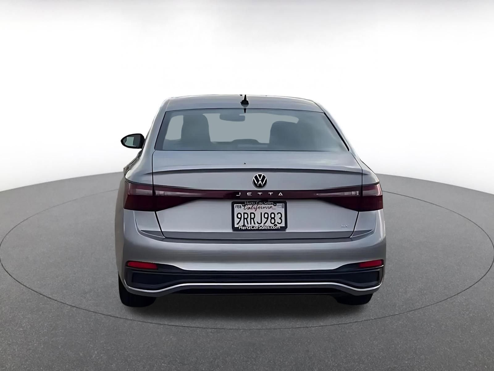 Used 2025 Volkswagen Jetta SE image 12