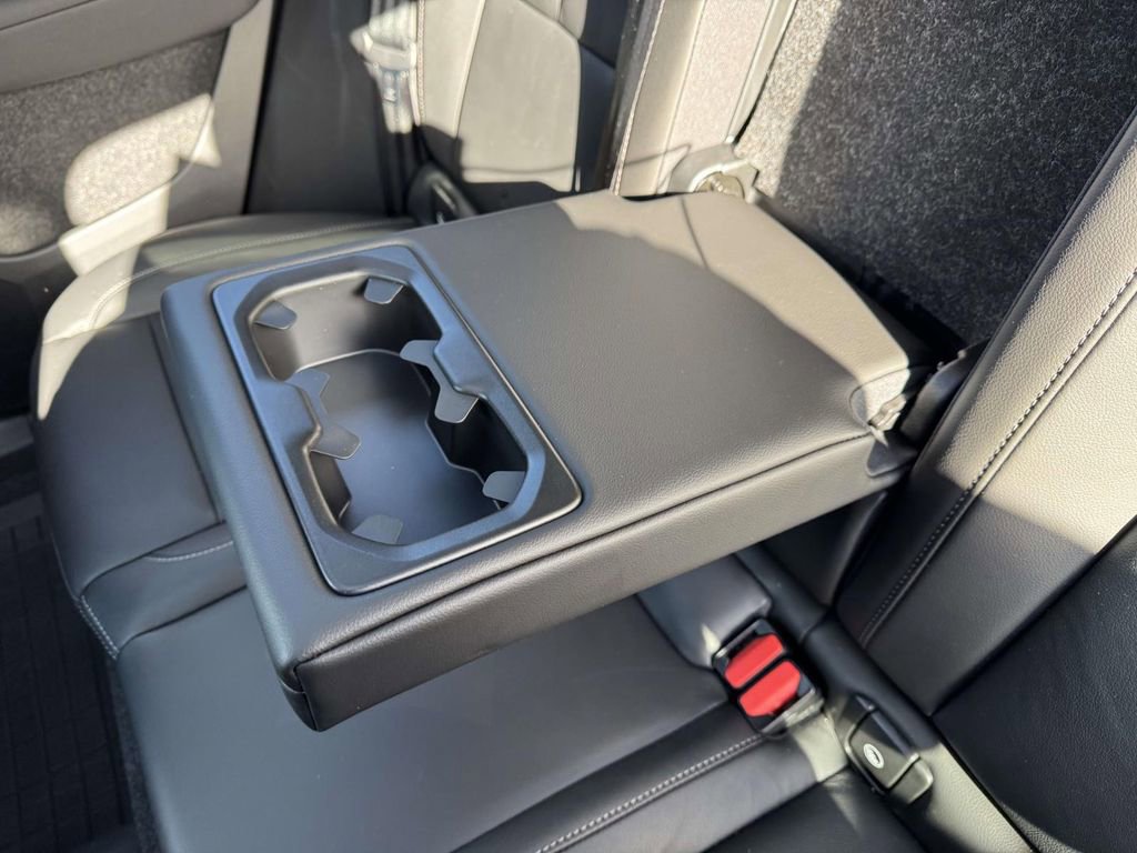 Certified 2026 Volvo XC40 B5 Plus w/ Protection Package Premier image 10