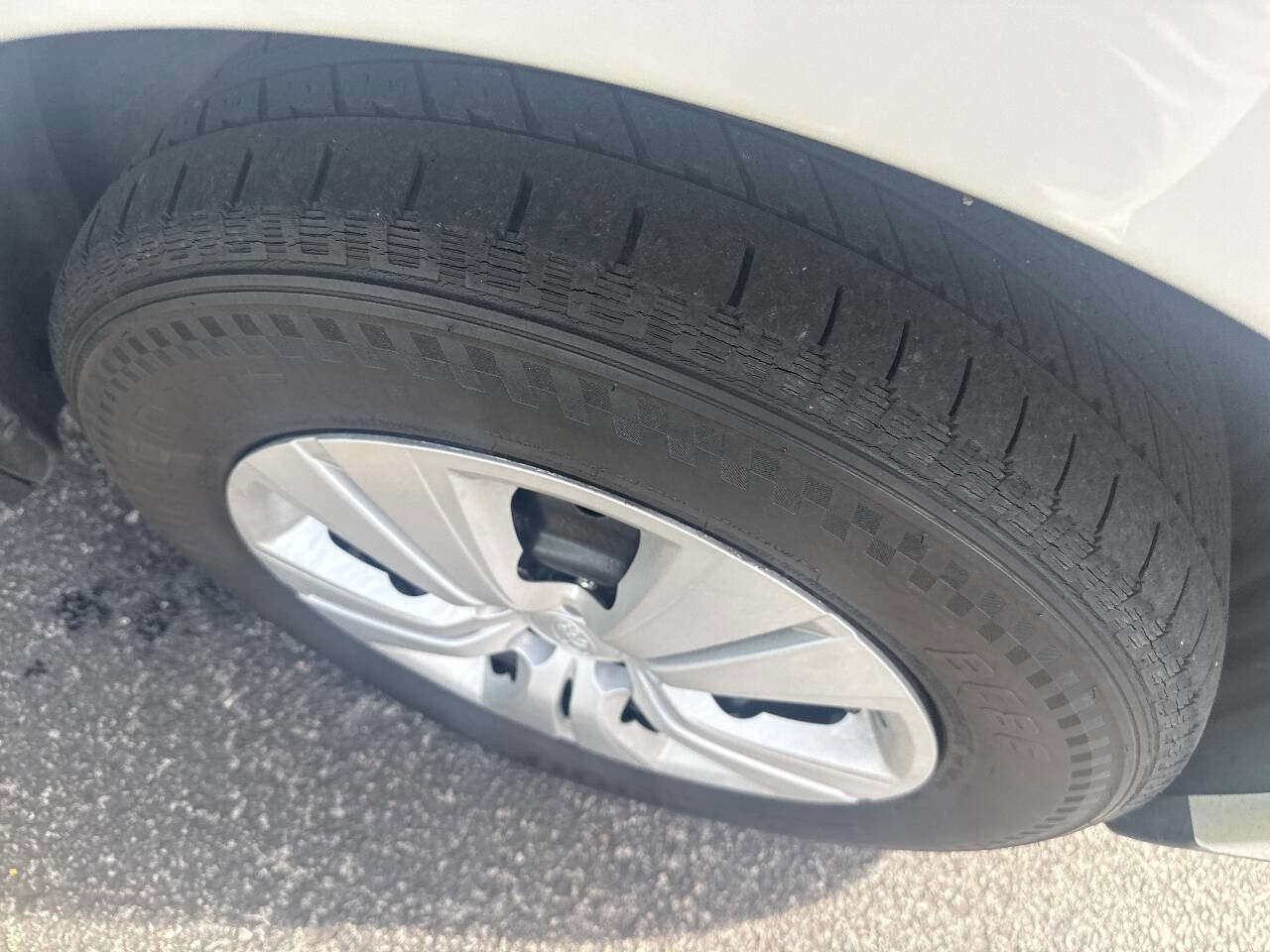Used 2014 Subaru Outback 2.5i AWD/4WD image 3