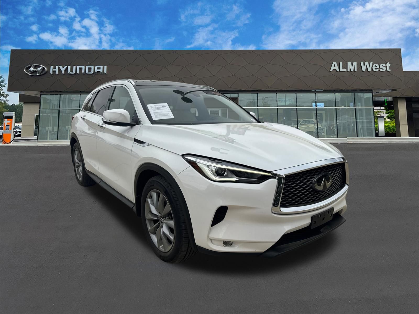 Used 2021 INFINITI QX50 Luxe w/ Cargo Package FWD image 3
