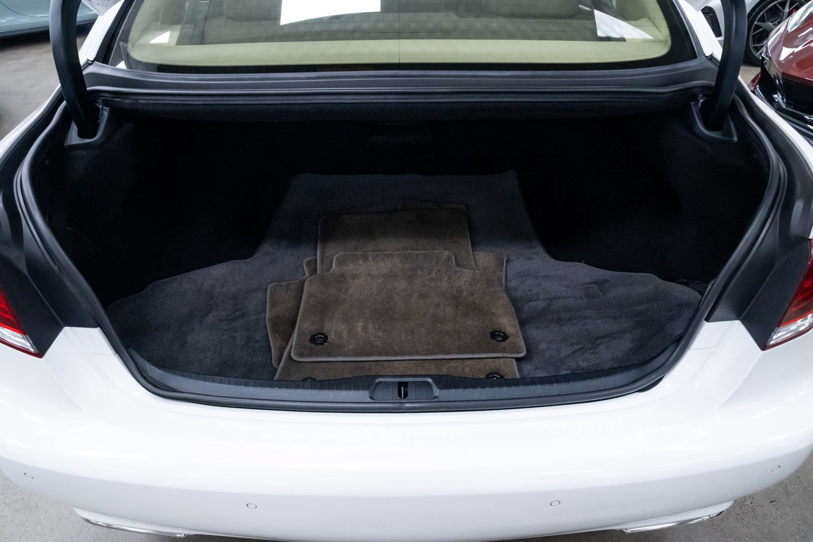 Used 2014 Lexus LS 460 w/ Comfort Package RWD image 8