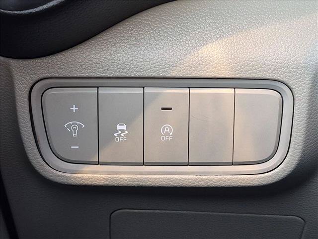 Used 2025 Kia Soul LX FWD image 25