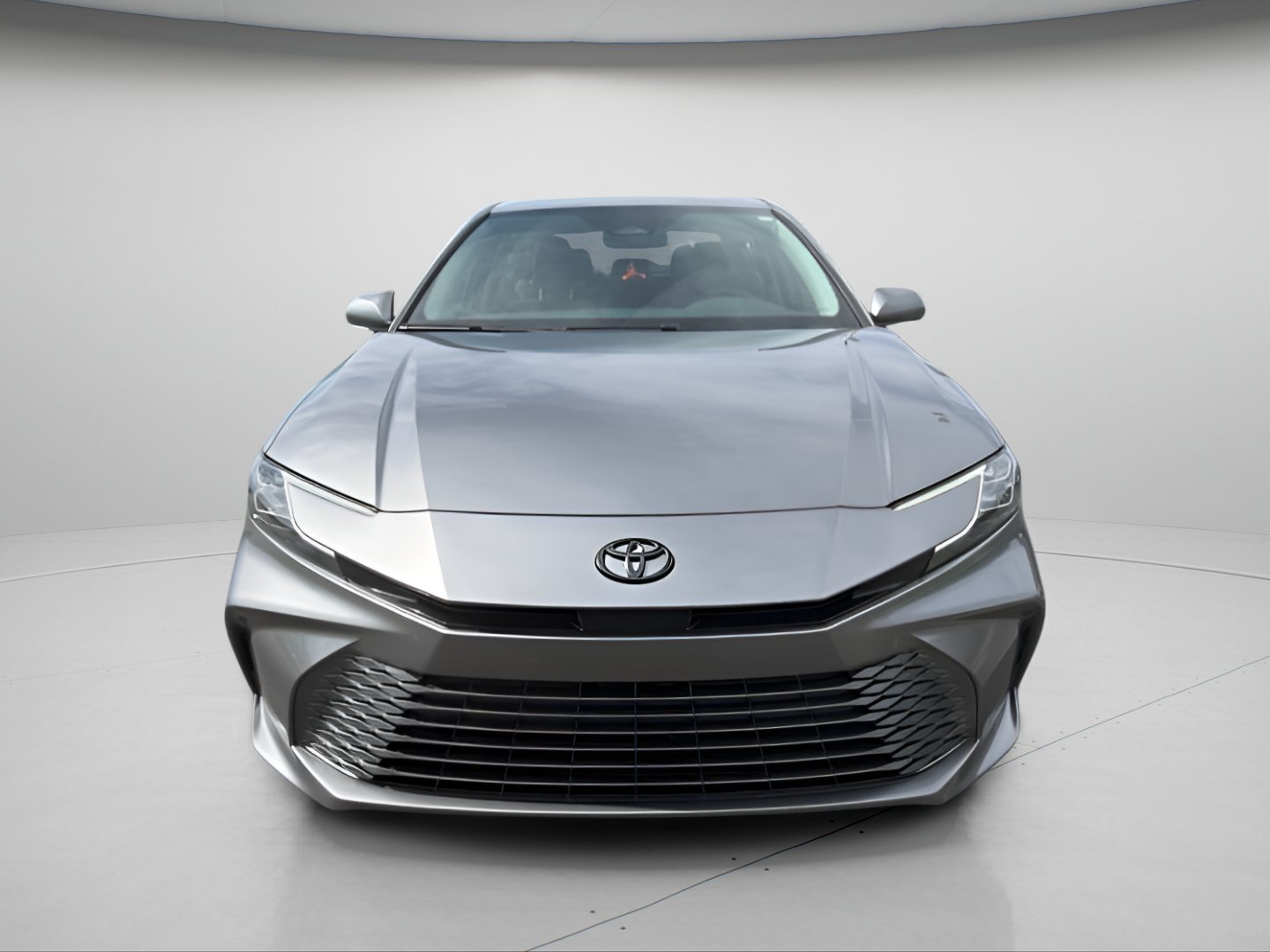 Used 2026 Toyota Camry XLE FWD image 3