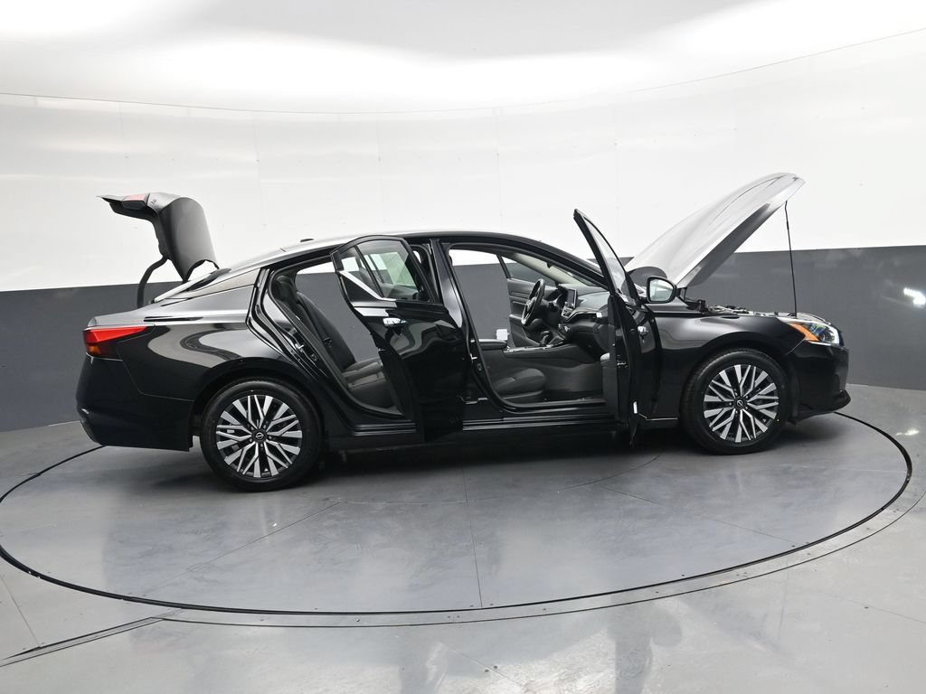 Used 2024 Nissan Altima 2.5 SV FWD image 50