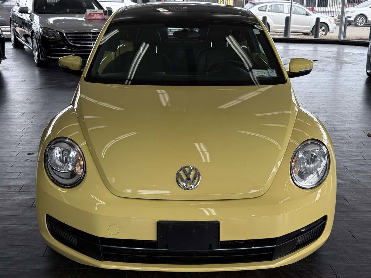 Used 2013 Volkswagen Beetle 2.5 image 3