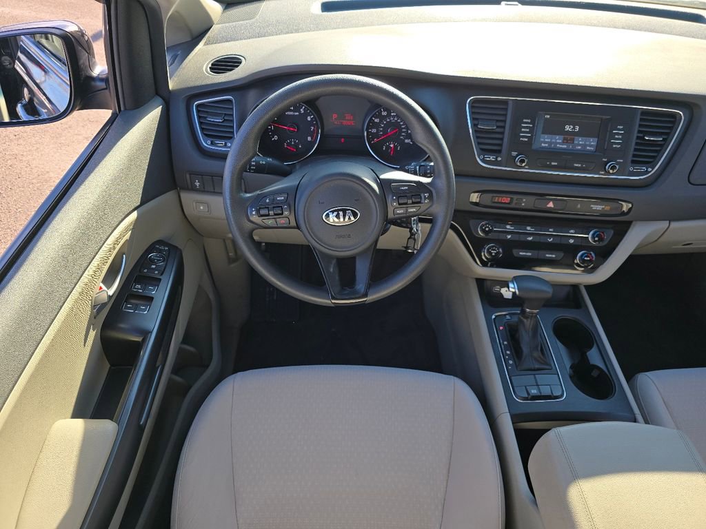 Used 2018 Kia Sedona LX image 23