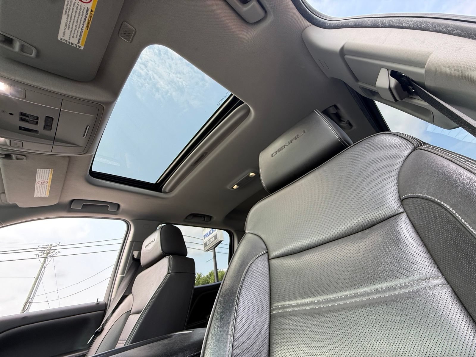 Used 2019 GMC Sierra 2500 Denali w/ Duramax Plus Package AWD/4WD image 4