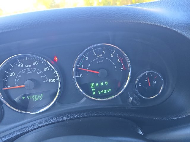 Used 2015 Jeep Wrangler Unlimited Sahara w/ Connectivity Group AWD/4WD image 19