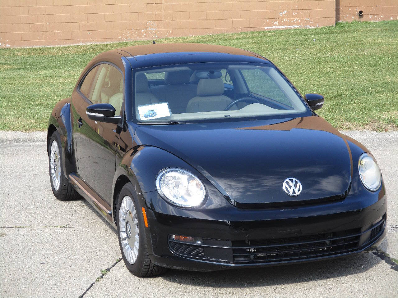 Used 2015 Volkswagen Beetle 1.8T FWD image 92