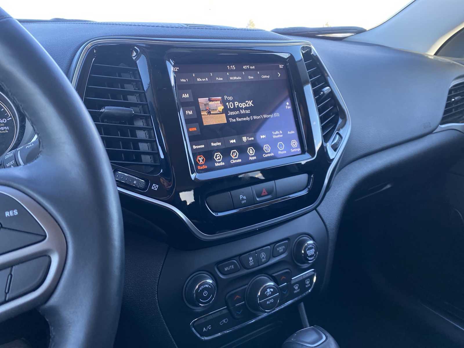 Used 2019 Jeep Cherokee Limited image 18