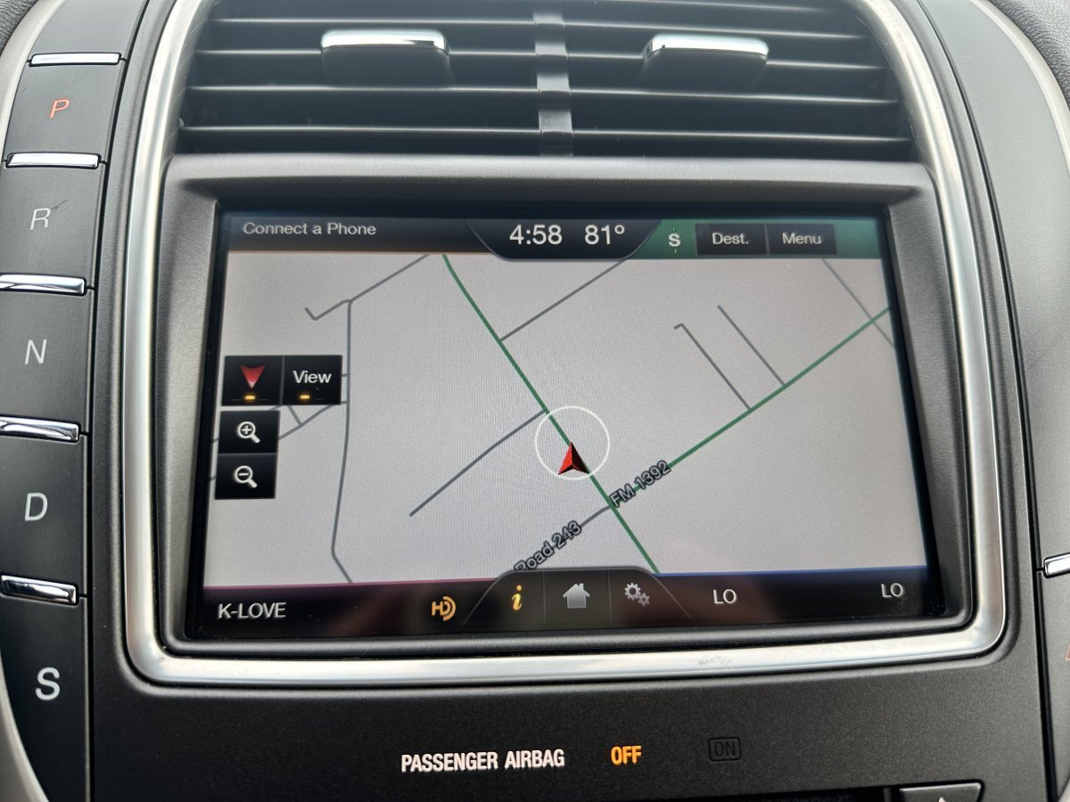 Used 2016 Lincoln MKX Reserve w/ Luxury Package FWD image 23