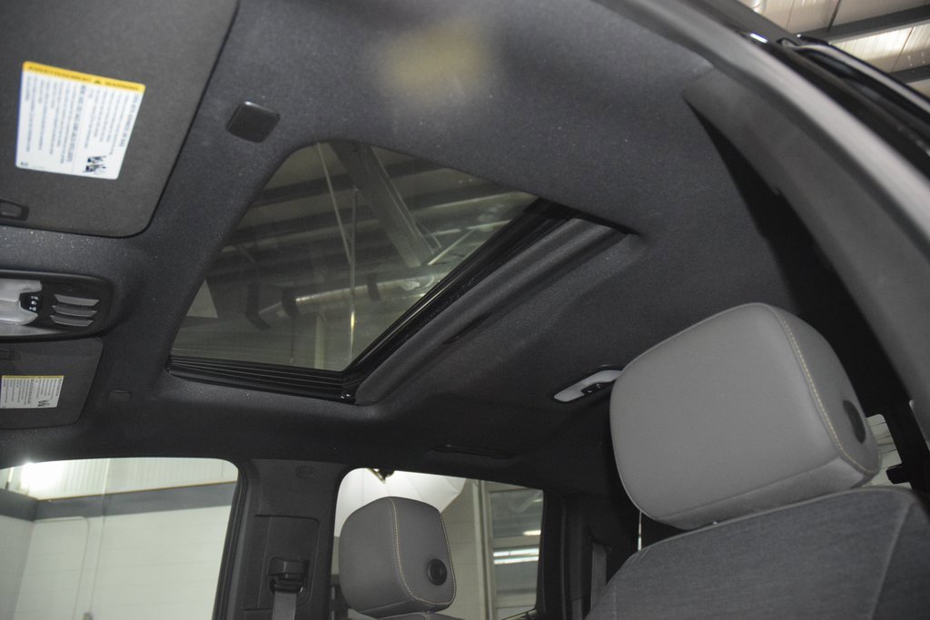 Certified 2024 Chevrolet Colorado ZR2 w/ Technology Package image 49