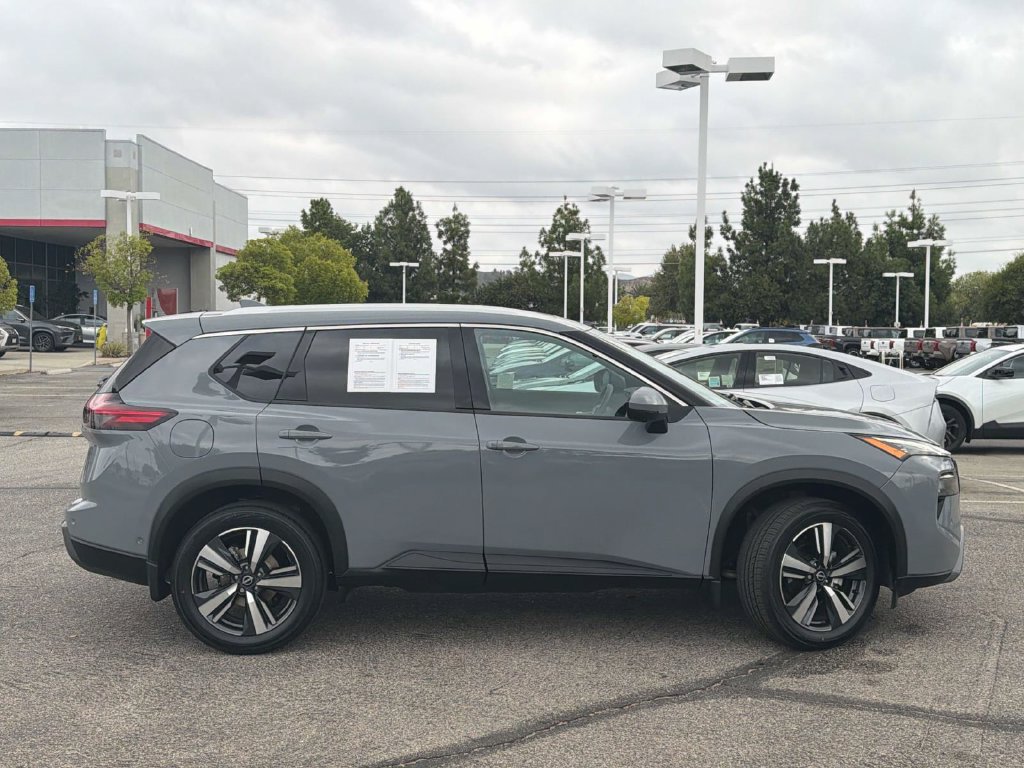 Used 2024 Nissan Rogue SL w/ SL Premium Package FWD image 3