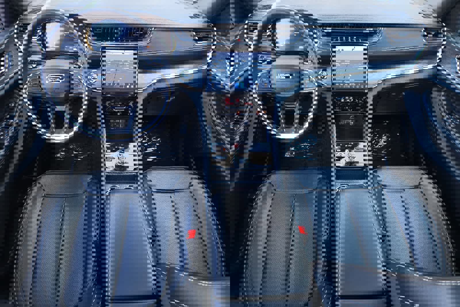 Used 2024 Jeep Grand Cherokee L Limited w/ Luxury Tech Group II image 3