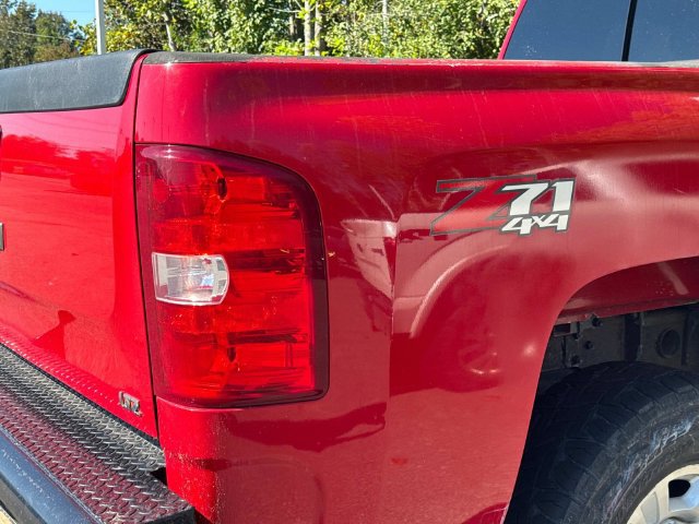 Used 2008 Chevrolet Silverado 2500 LTZ w/ Safety Package AWD/4WD image 9