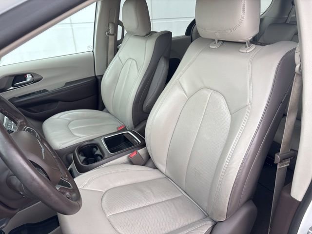 Used 2018 Chrysler Pacifica Touring-L Plus w/ Advanced Safetytec Group image 29