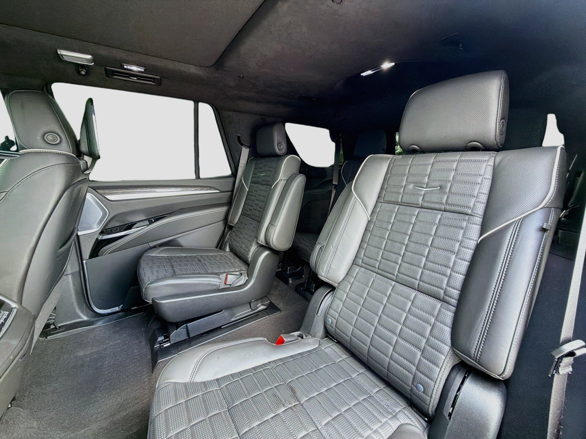 Used 2026 Cadillac Escalade V w/ LPO, ONYX Package AWD/4WD image 23