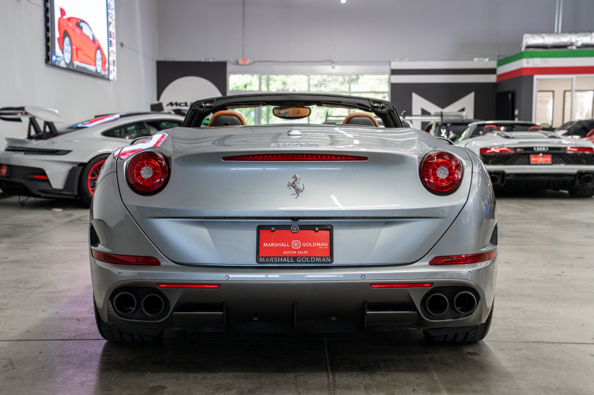 Used 2017 Ferrari California T RWD image 7