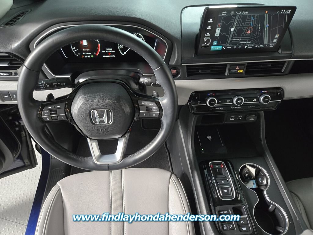 Certified 2025 Honda Pilot Touring image 19