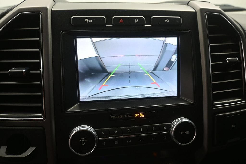 Used 2021 Ford Expedition XLT RWD image 3