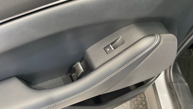 Used 2021 Ford Mustang Mach-E Select image 18