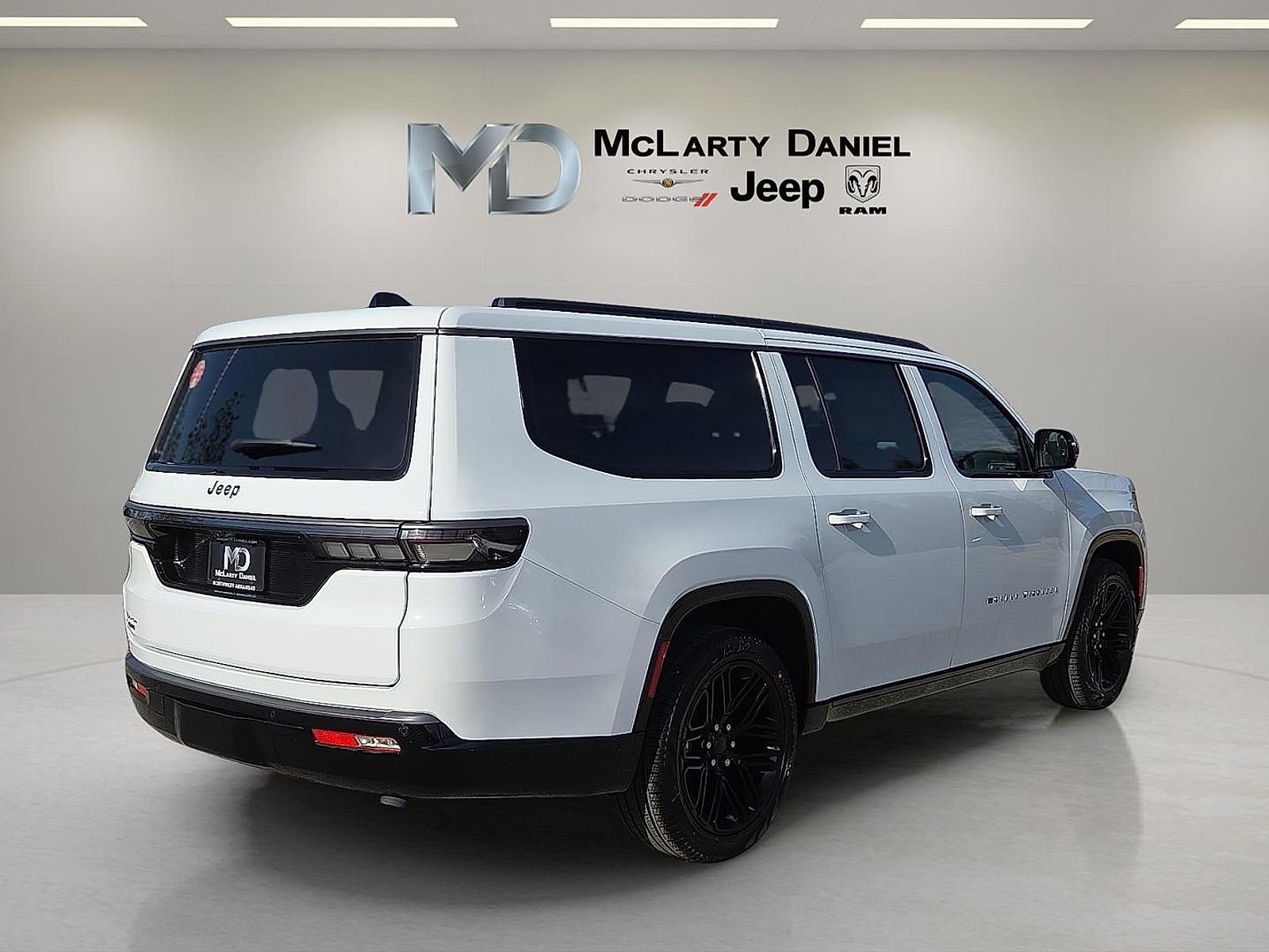 New 2026 Jeep Grand Wagoneer L Limited AWD/4WD image 5