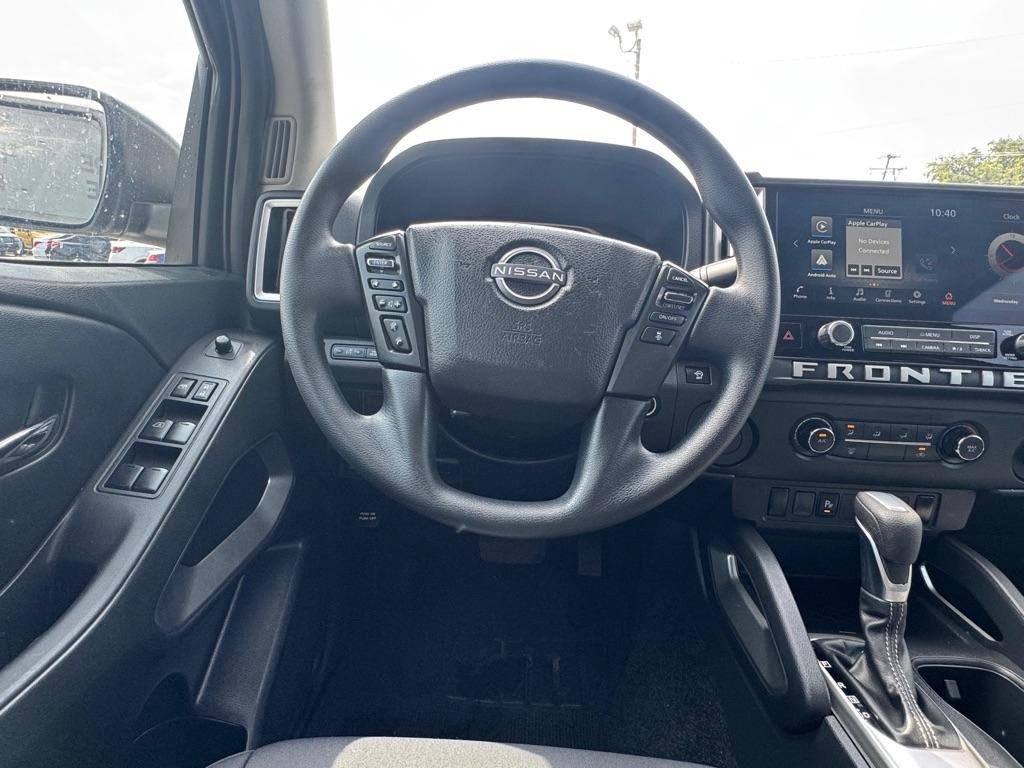 Used 2025 Nissan Frontier SV w/ Tow Package RWD image 16