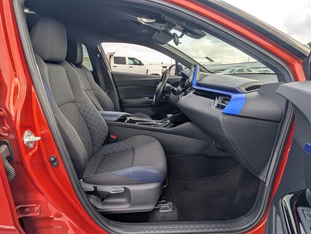 Used 2020 Toyota C-HR XLE FWD image 16
