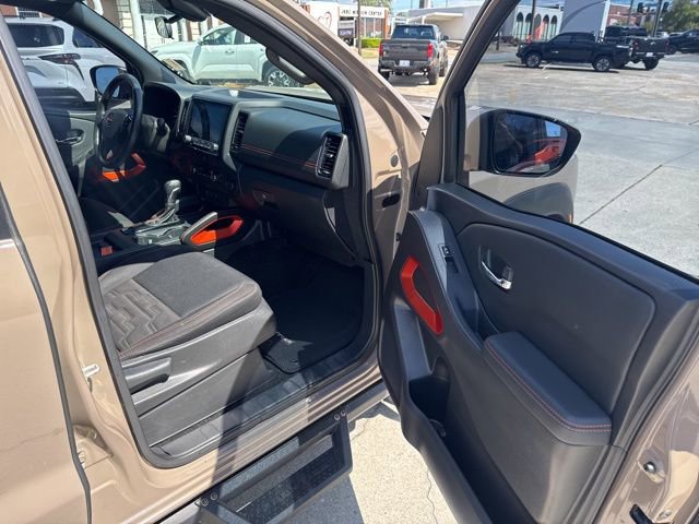 Used 2022 Nissan Frontier Pro-X w/ Technology Package image 11
