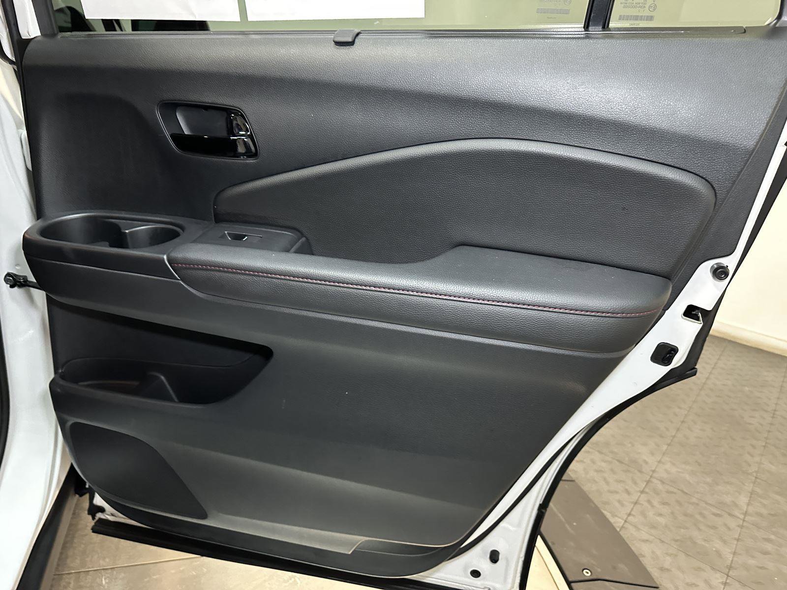 Certified 2024 Honda Passport Black Edition image 34