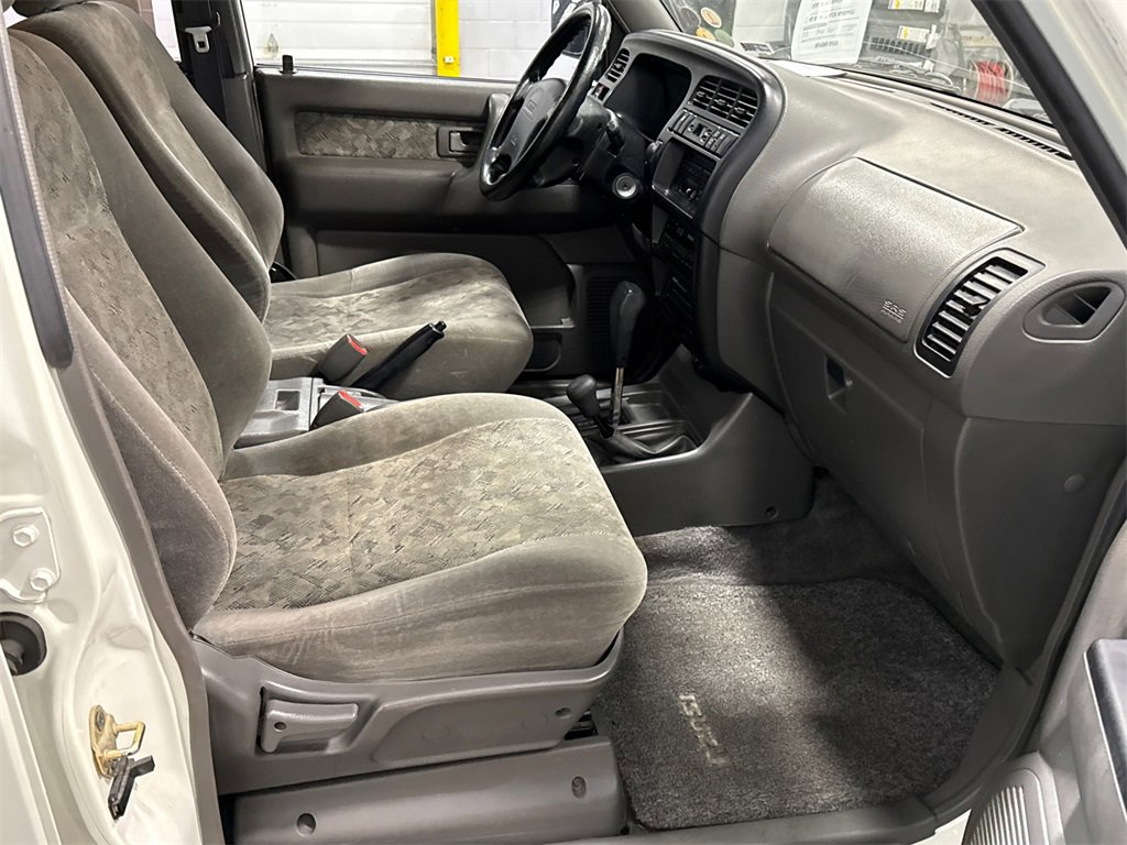 Used 2000 Isuzu Trooper S image 13