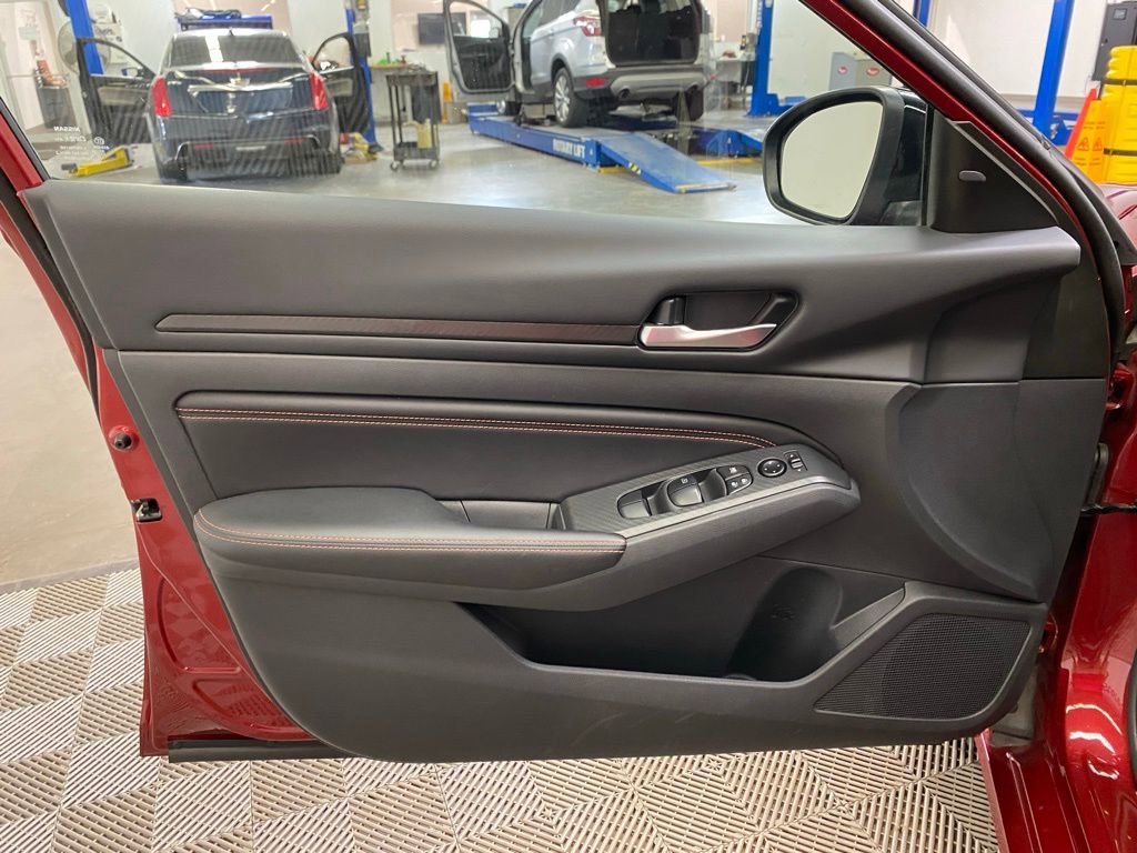 Used 2022 Nissan Altima 2.5 SR image 22