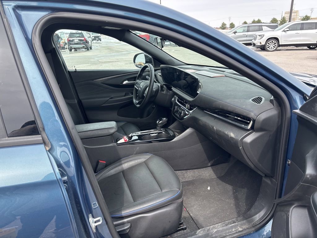 Used 2025 Buick Envista Sport Touring w/ Convenience II Package image 18