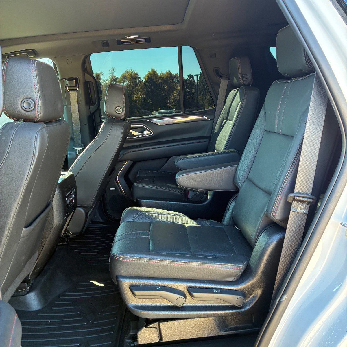 Used 2022 Chevrolet Tahoe RST w/ Luxury Package image 27