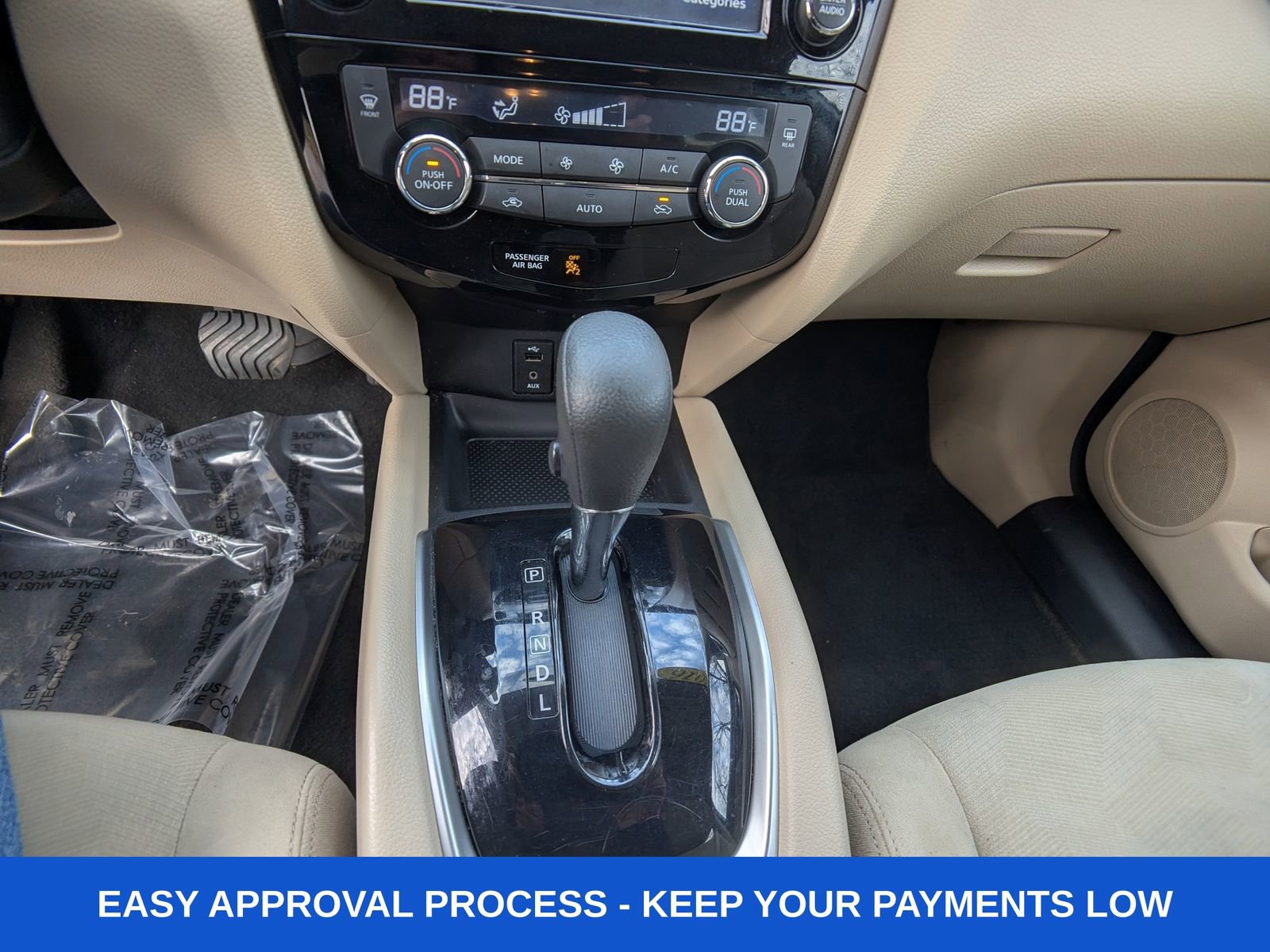 Used 2016 Nissan Rogue SV w/ SV Premium Package image 29