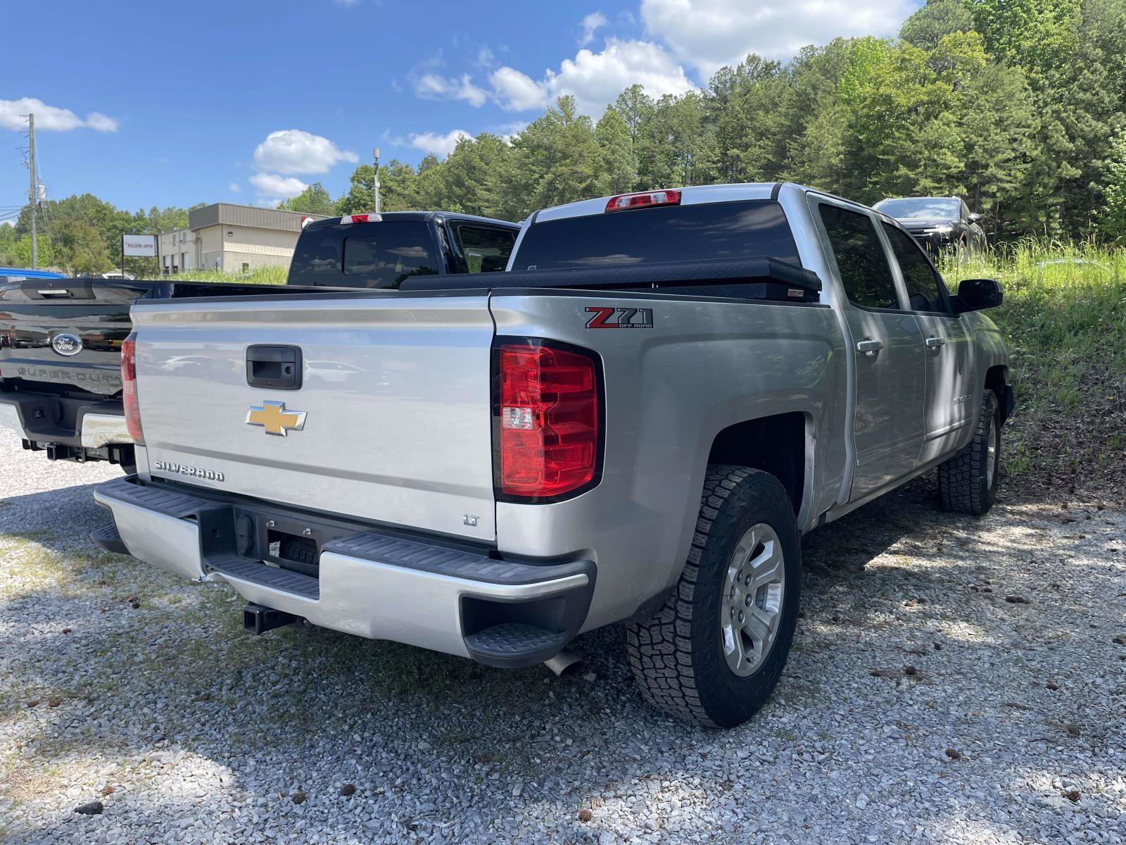 Used 2018 Chevrolet Silverado 1500 LT w/ All Star Edition AWD/4WD image 11