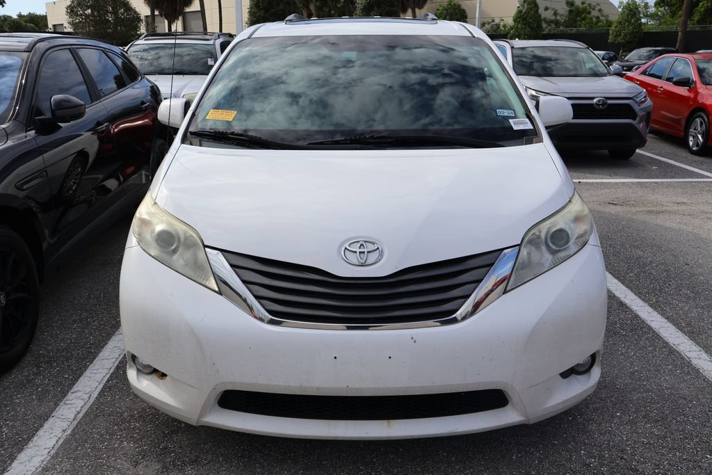 Used 2012 Toyota Sienna XLE FWD image 5
