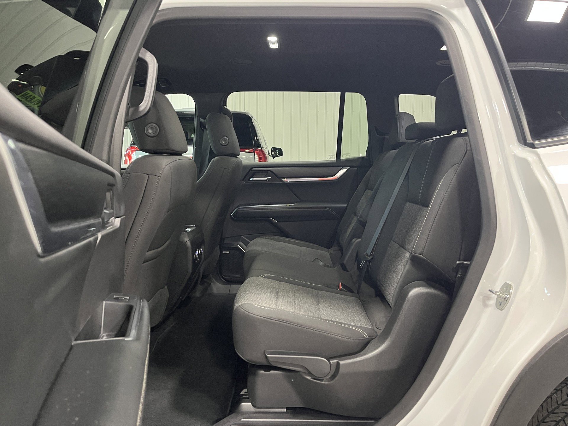 Certified 2025 GMC Acadia Elevation FWD image 10