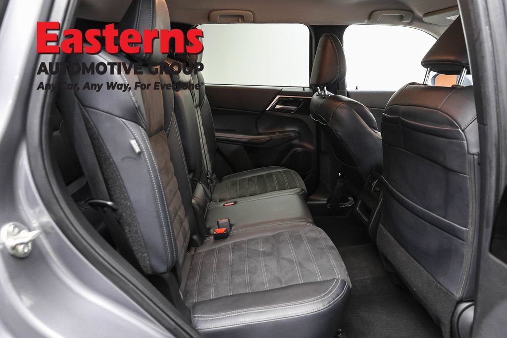 Used 2024 Mitsubishi Outlander SE AWD/4WD image 23