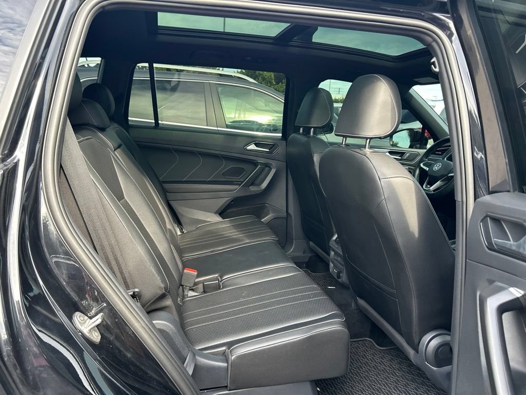 Certified 2023 Volkswagen Tiguan SE R-Line FWD image 46
