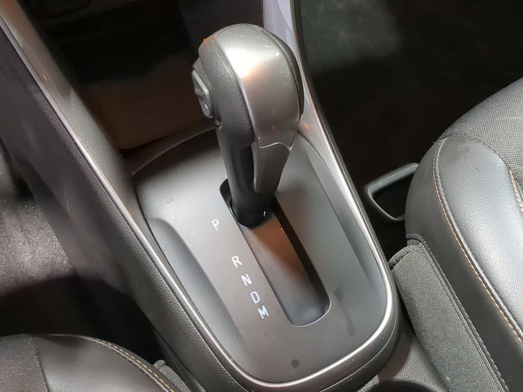 Used 2020 Chevrolet Trax LT w/ LT Convenience Package image 37
