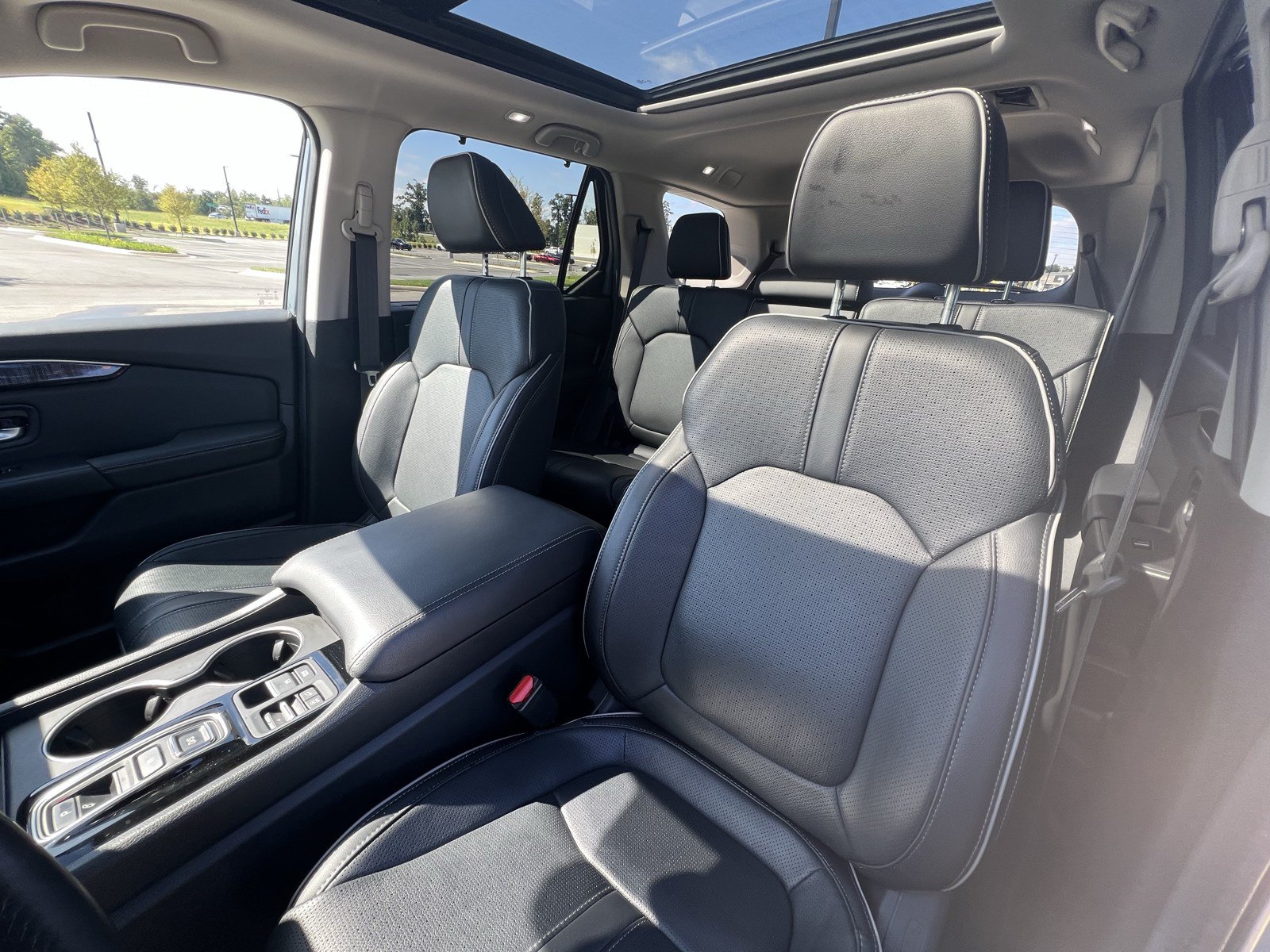 Used 2024 Honda Pilot Elite image 16