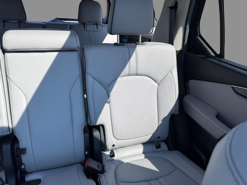 Used 2025 Honda Pilot Elite image 18