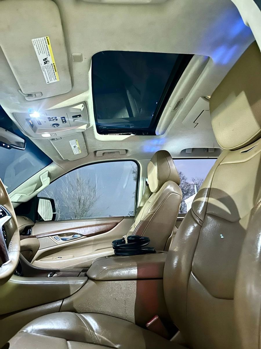 Used 2015 Cadillac Escalade Platinum image 46