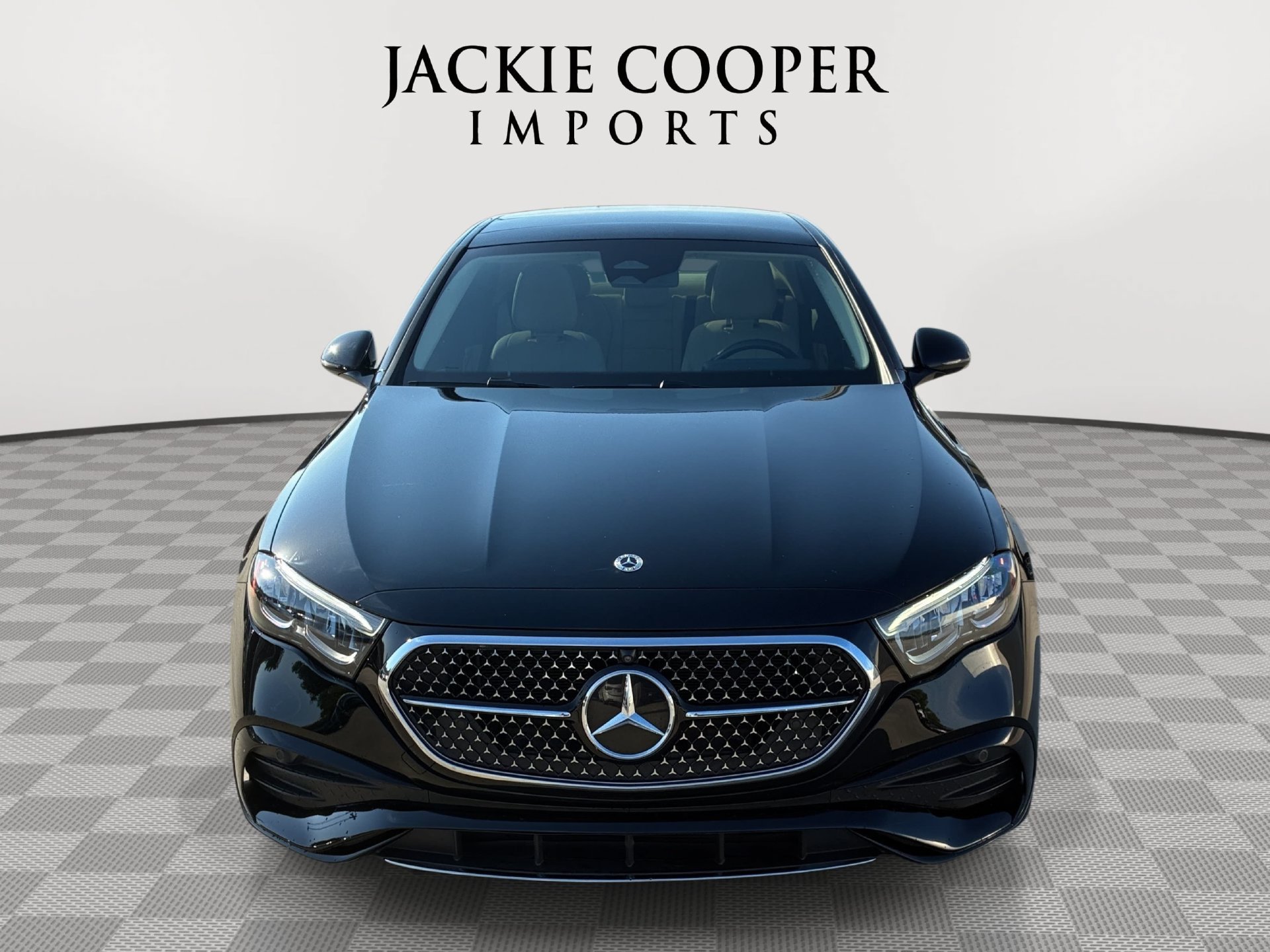 Used 2024 Mercedes-Benz E 350 4MATIC Sedan image 2
