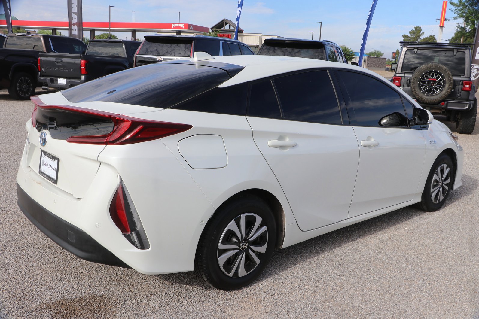 Used 2017 Toyota Prius Prime FWD image 7