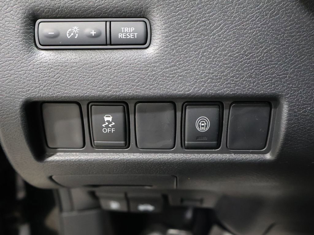 Used 2023 Nissan Murano SV image 31