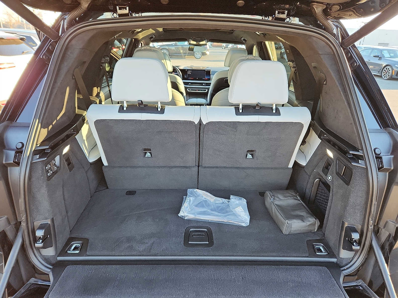 Used 2023 BMW X7 xDrive40i w/ Executive Package AWD/4WD image 28