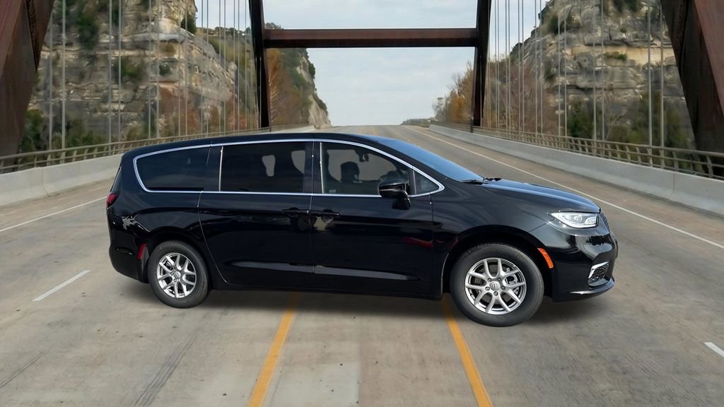 New 2026 Chrysler Pacifica Select FWD image 13